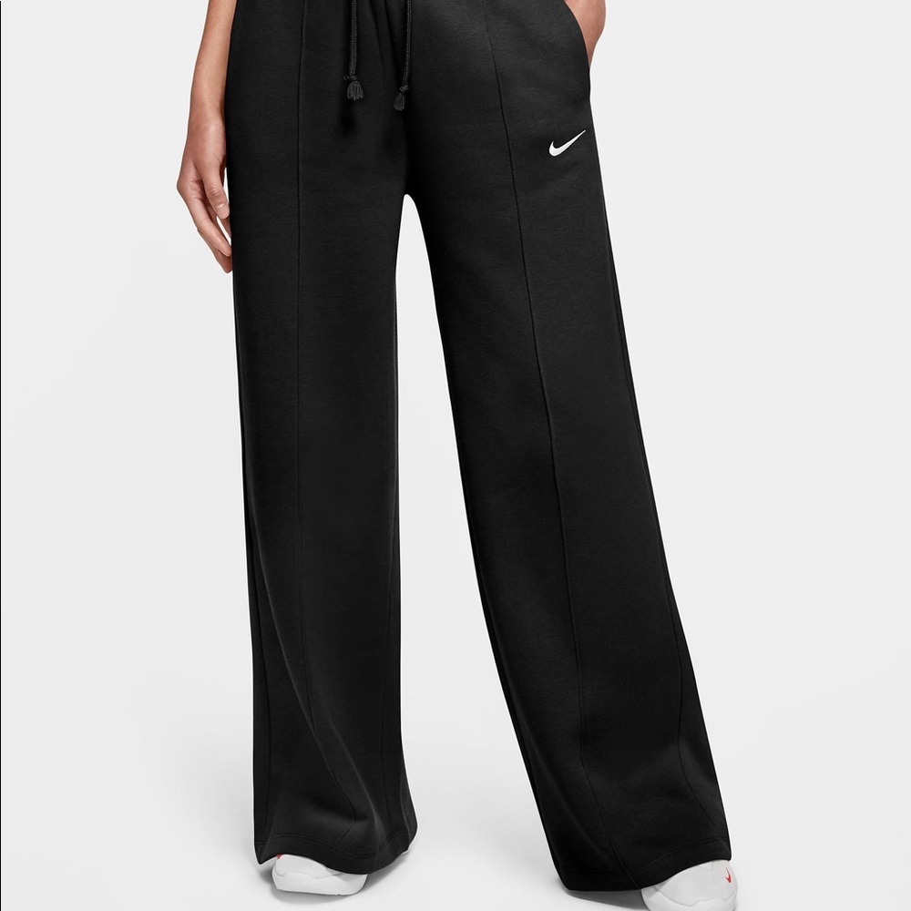 Women’s Nike Sportswear Wide Leg Fleece Sweatpants - Black